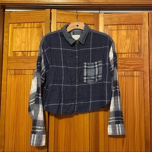 American Eagle Outfitters cropped flannel
